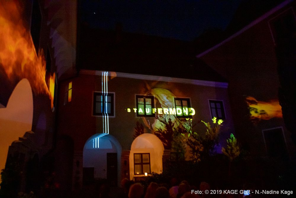 Optisches Konzert zum Sommerfest im Stauferland im Schlosshof von Schloss Weißenstein